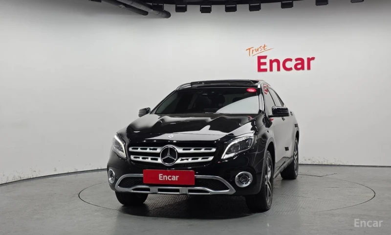 Mercedes-Benz GLA 220, снимка 3 - Автомобили и джипове - 53428714