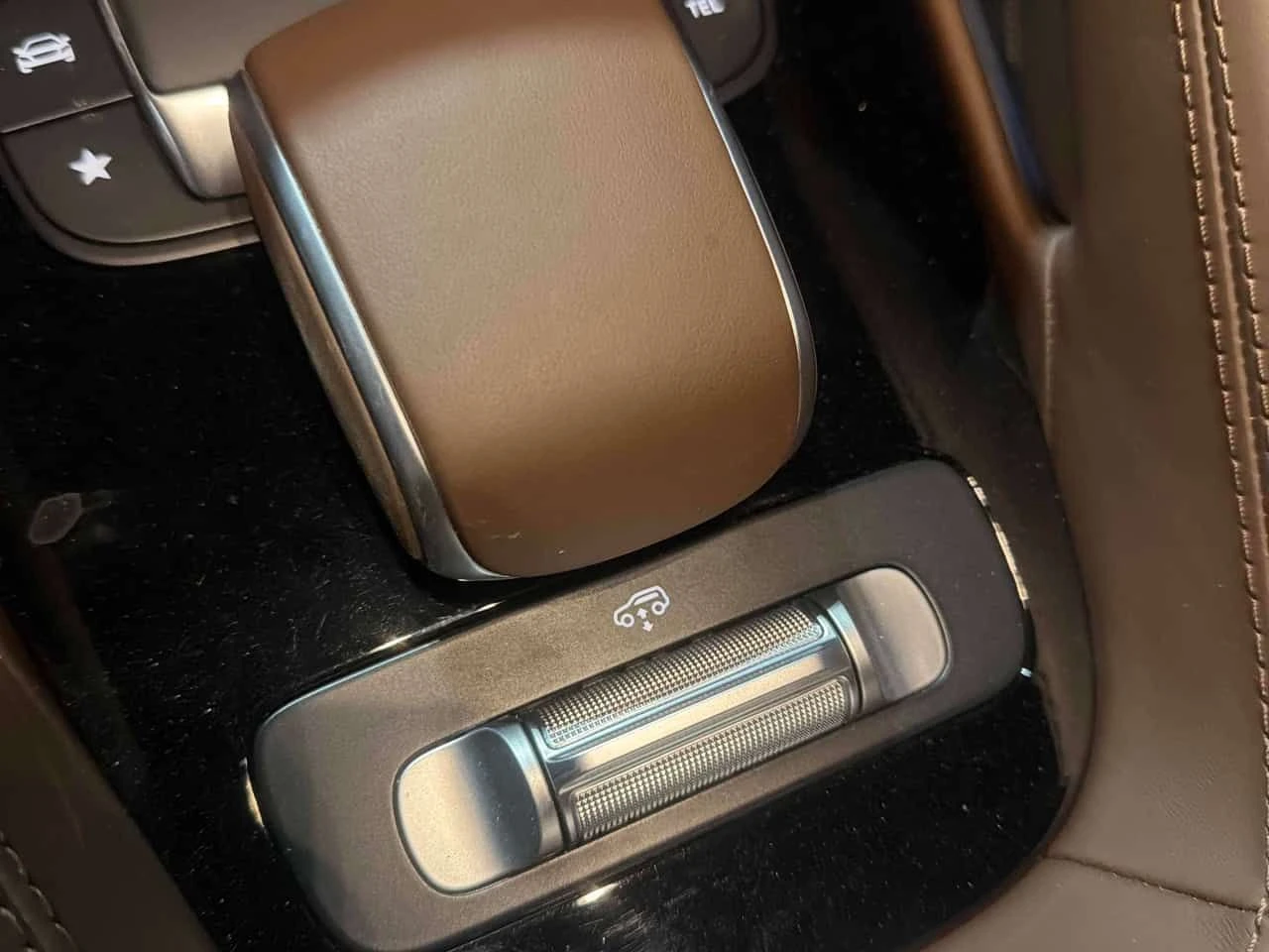 Mercedes-Benz GLC 63 AMG * SOFT CLOSE * 360 * HEAD UP* ДИСТРОНИК* МАСАЖИ, снимка 16 - Автомобили и джипове - 53816855