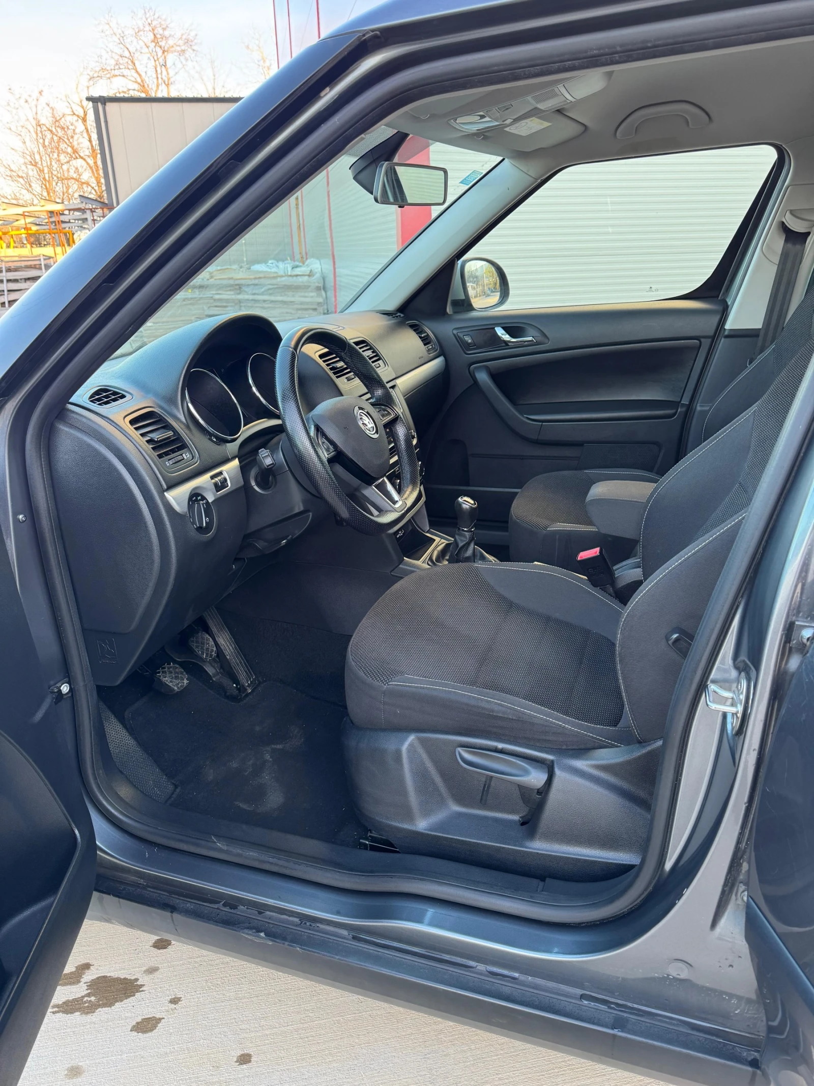 Skoda Yeti, снимка 3 - Автомобили и джипове - 53923709