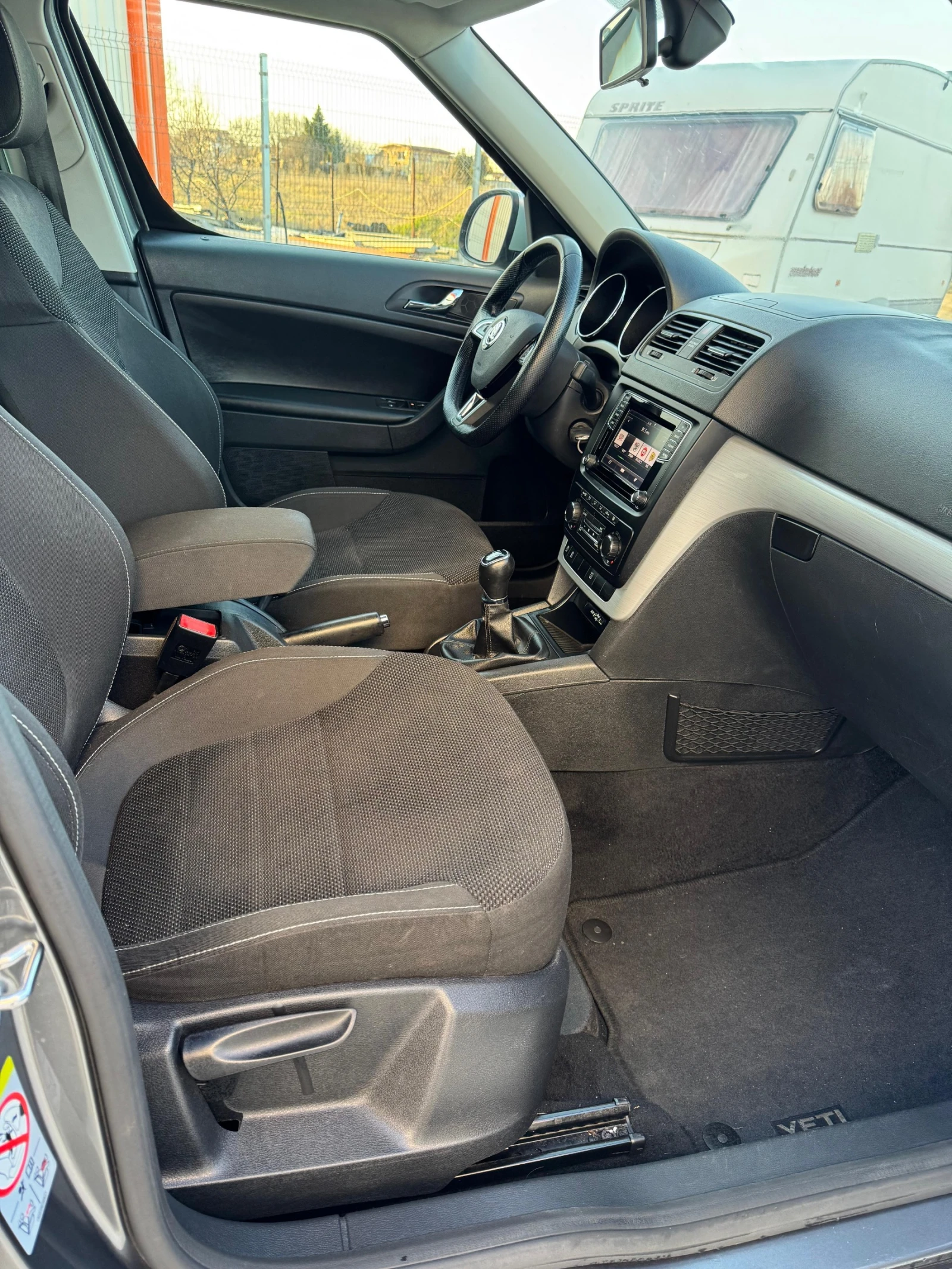 Skoda Yeti, снимка 7 - Автомобили и джипове - 53923709