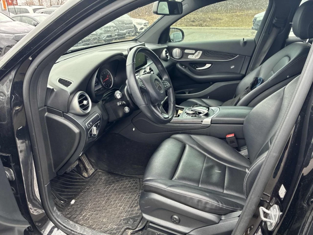 Mercedes-Benz GLC 300 AMG-pkg* 360View* Burmester* Подгрев* Пано, снимка 7 - Автомобили и джипове - 53984684