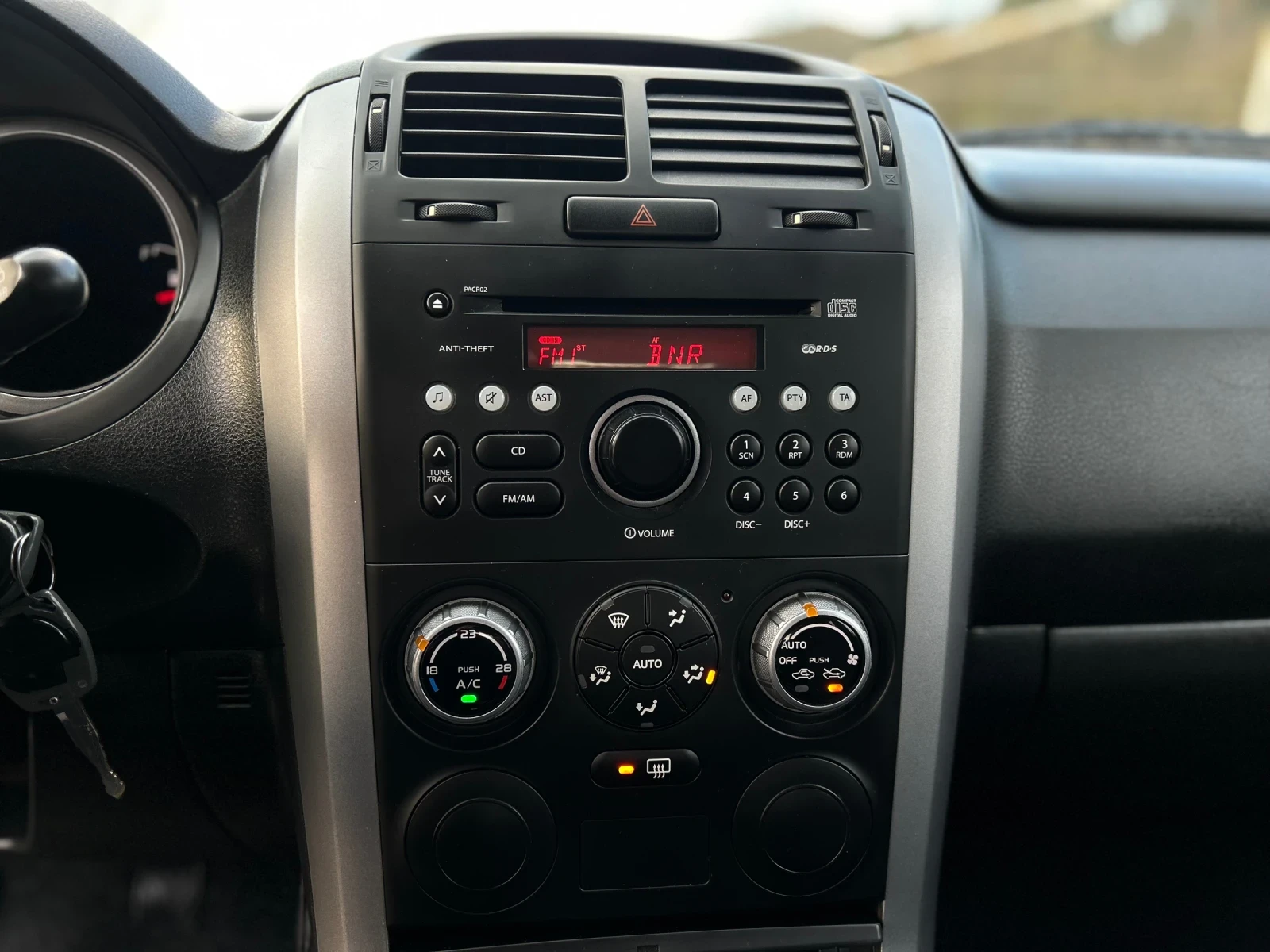 Suzuki Grand vitara 1.6i KLIMATRONIK 4X4 | Mobile.bg � ����������� 8