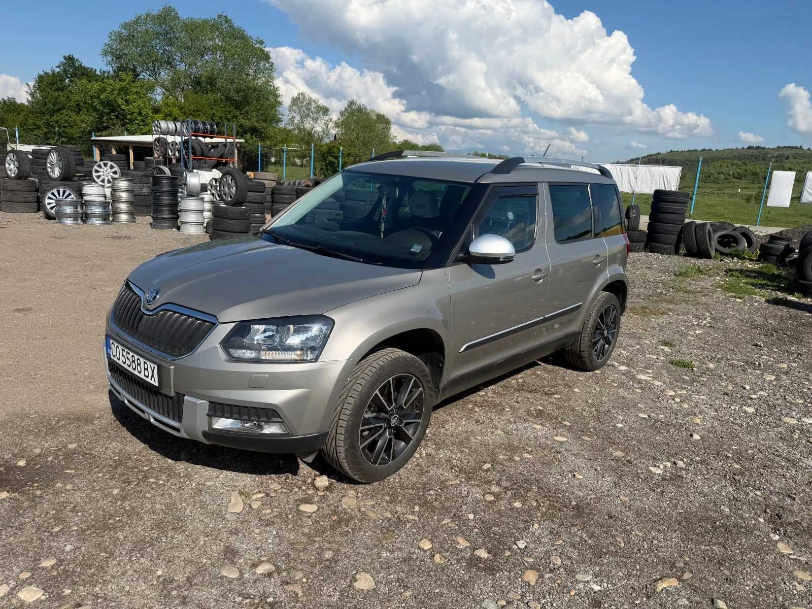 Skoda Yeti, снимка 2 - Автомобили и джипове - 54726751