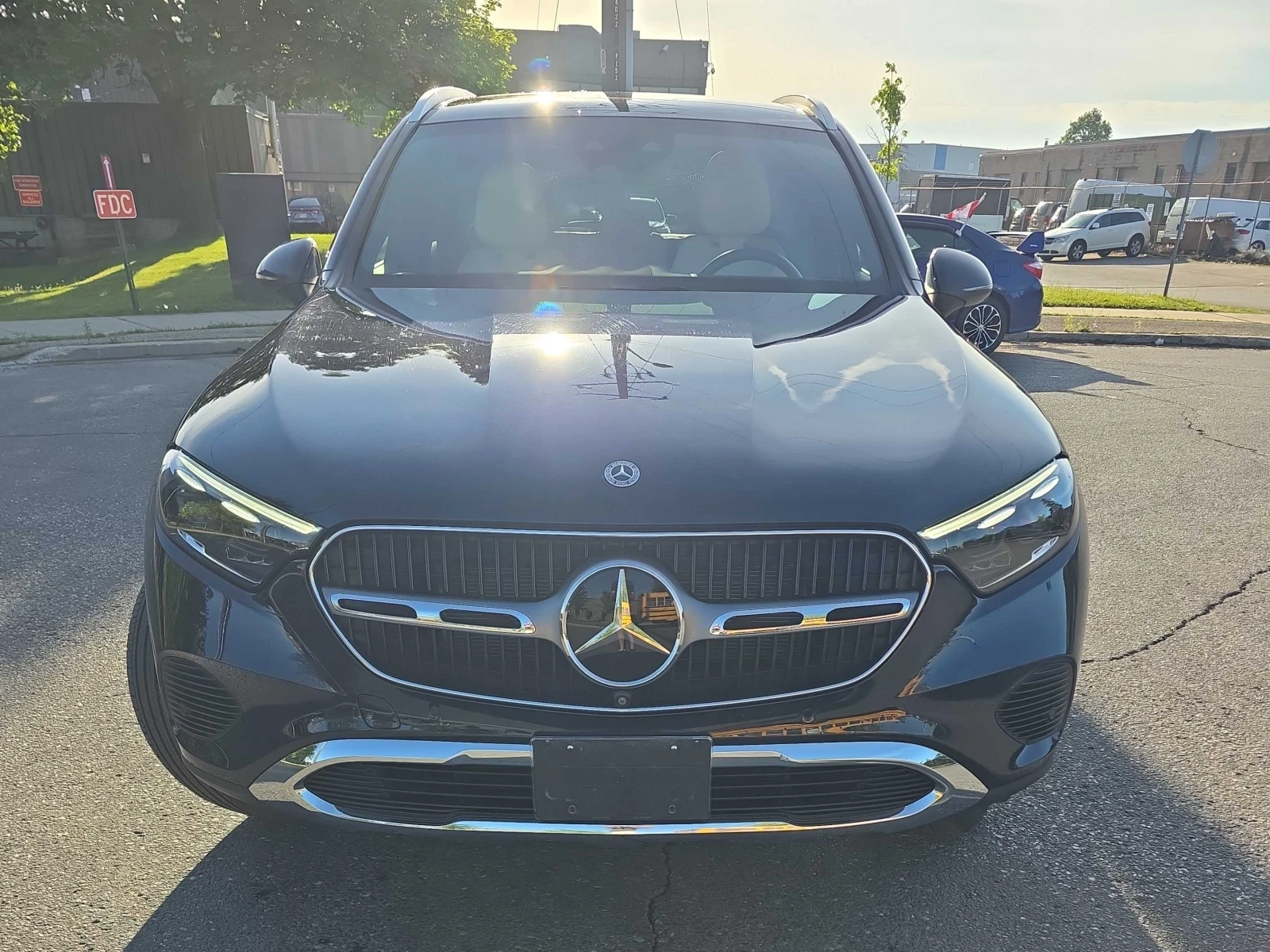 Mercedes-Benz GLC 300 2 КЛЮЧА * ПАНОРАМА * ПОДГРЕВИ * CARFAX, снимка 2 - Автомобили и джипове - 54896732