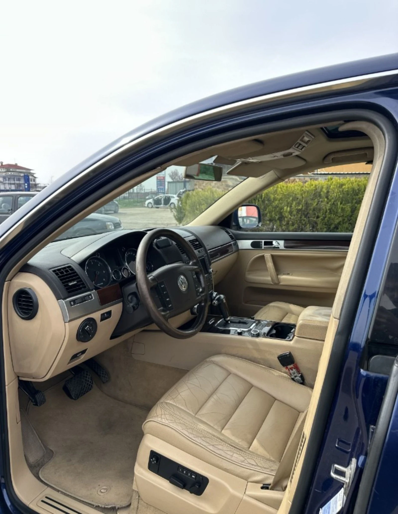 VW Touareg 2.5, снимка 8 - Автомобили и джипове - 54903093