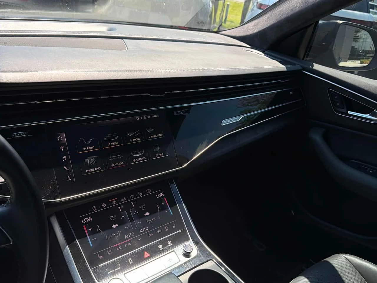 Audi Q8 * Technik * MATRIX* DISTRONIC* BANG&OLUFSEN* , снимка 9 - Автомобили и джипове - 54958308