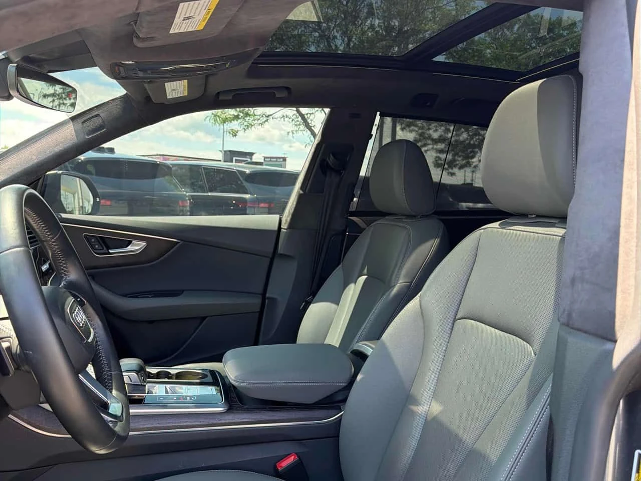 Audi Q8 * Technik * MATRIX* DISTRONIC* BANG&OLUFSEN* , снимка 5 - Автомобили и джипове - 54958308
