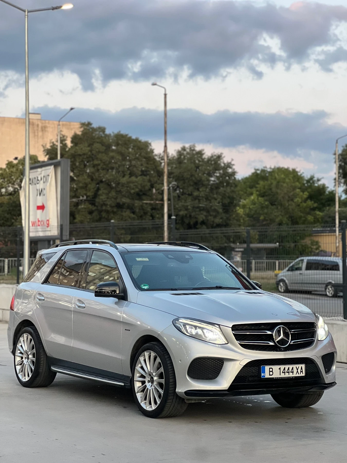 Mercedes-Benz GLE 450 AMG 43AMG/9G/360 /Distr.+ /NightPack, снимка 3 - Автомобили и джипове - 55470482