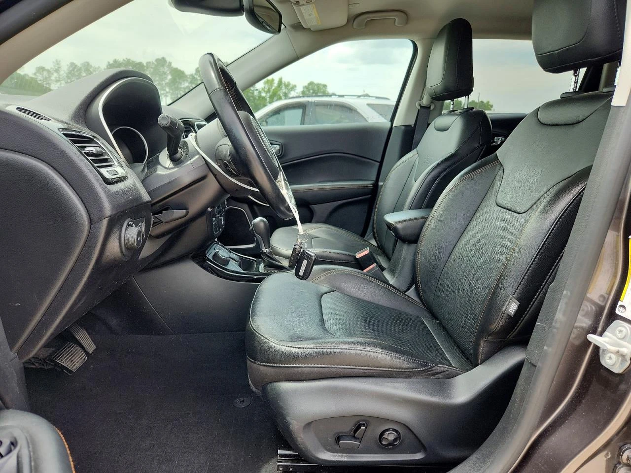 Jeep Compass 2.4l Limited, снимка 7 - Автомобили и джипове - 55877444