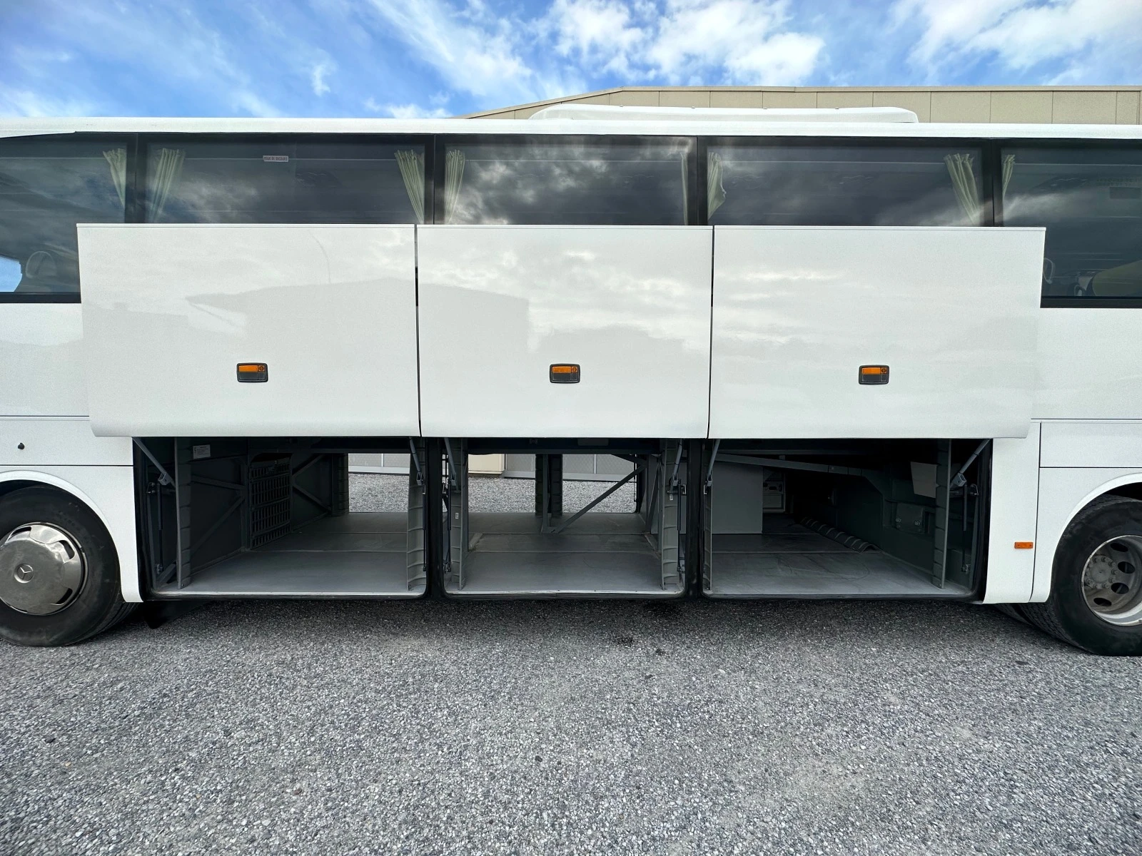 Mercedes-Benz Tourismo 16 RHD, 61   6 | Mobile.bg   12