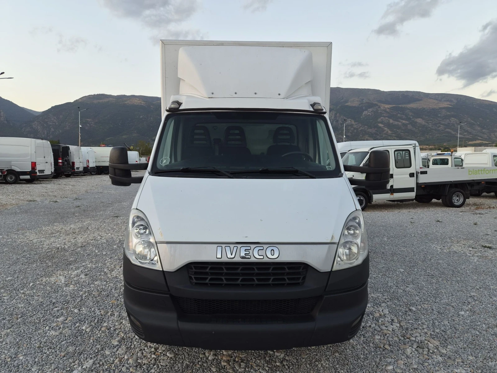Iveco Daily 35c17 * Клима * Падащ борд * До 3.5 тона, снимка 8 - Бусове и автобуси - 55905375