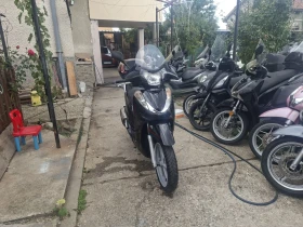 Обява за продажба на Honda Sh 300ie Оферта запазен работи супер  ~1 999 лв. - изображение 1