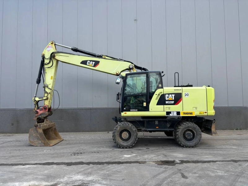 Багер Cat M 320 F 