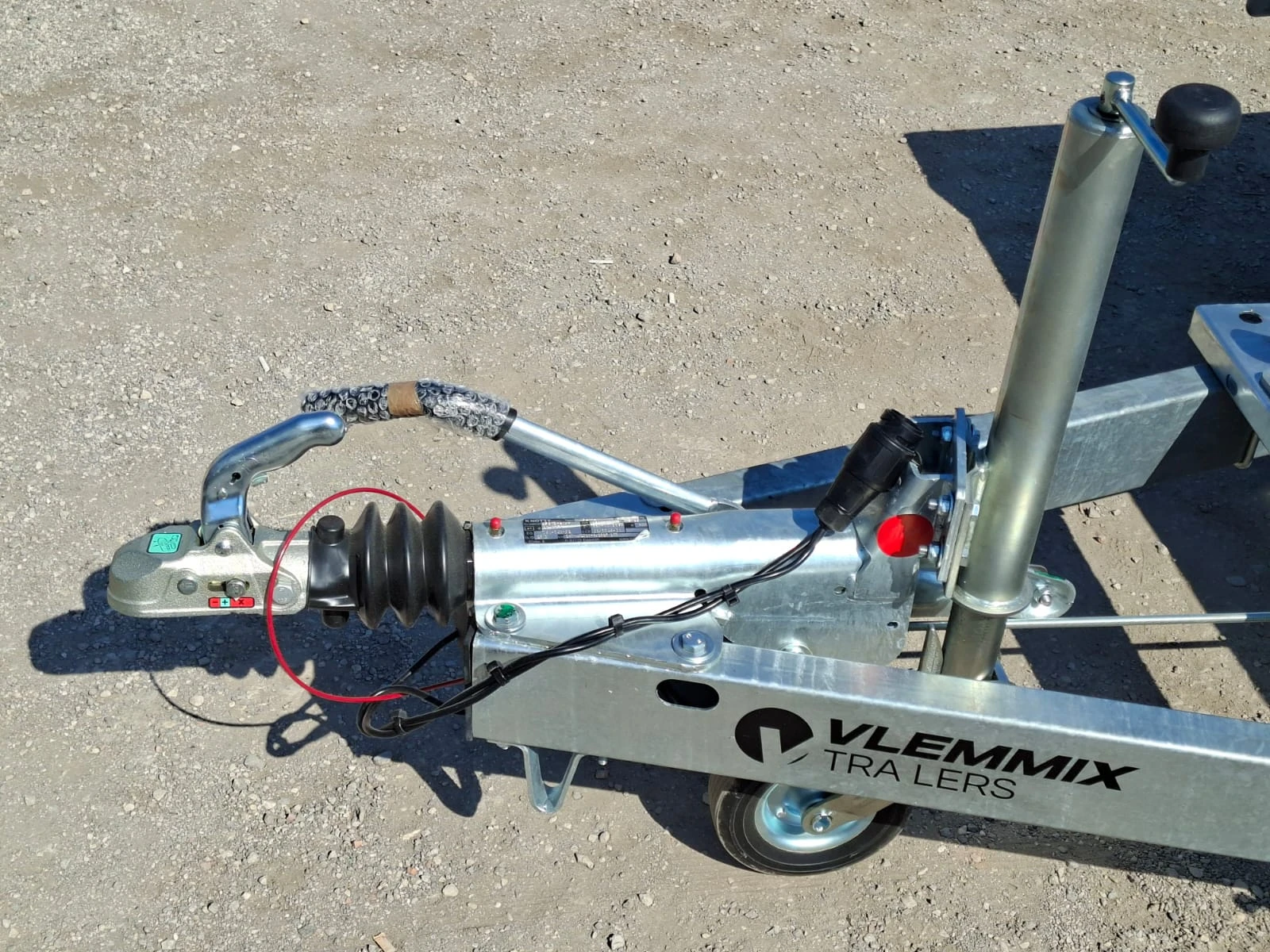 За автомобил Vlemmix MT 300/2 2700KG, снимка 10 - Ремаркета - 55098744