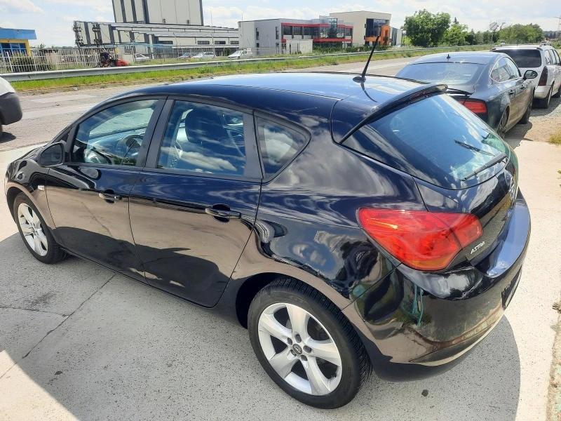 Opel Astra 1, 6i  Италия , снимка 8 - Автомобили и джипове - 45731483