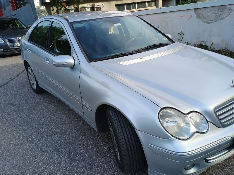 Mercedes-Benz C 180, снимка 5 - Автомобили и джипове - 47310443