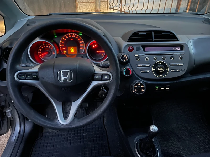 Honda Jazz, снимка 10 - Автомобили и джипове - 47476199