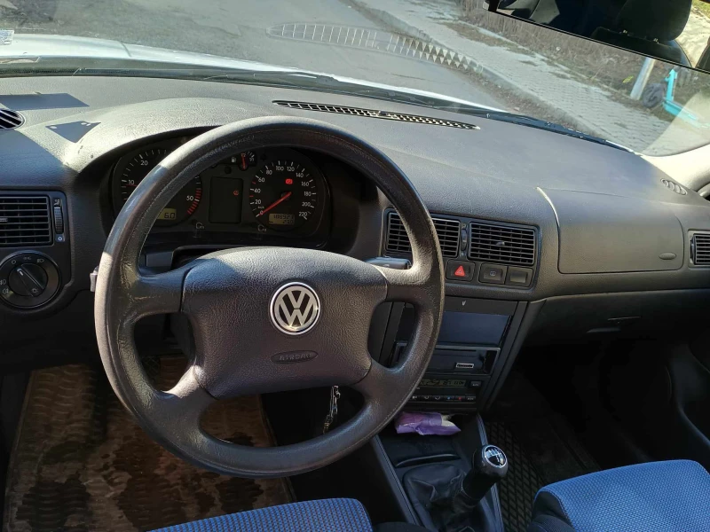 VW Golf 1.9 TDI, снимка 5 - Автомобили и джипове - 49590694