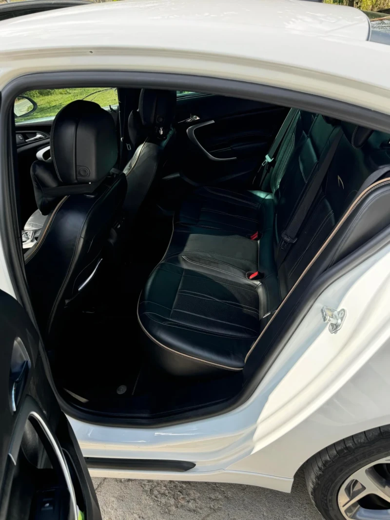 Opel Insignia OPC 4x4 , снимка 7 - Автомобили и джипове - 52426158