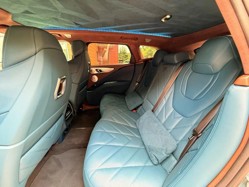 BMW XM, снимка 12 - Автомобили и джипове - 51093232