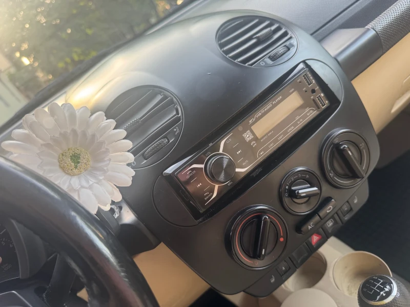 VW New beetle, снимка 16 - Автомобили и джипове - 51779233