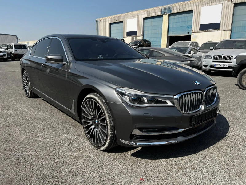 BMW 750 LONG xDrive   2016 / 166 000 км / ОЧАКВАН ВНОС, снимка 3 - Автомобили и джипове - 51994941