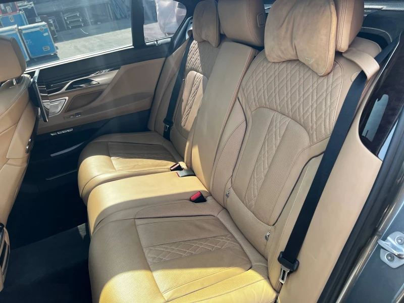 BMW 750 LONG xDrive   2016 / 166 000 км / ОЧАКВАН ВНОС, снимка 12 - Автомобили и джипове - 51994941