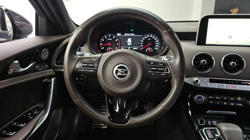 Kia Stinger 2.0T 2WD PLATINUM, снимка 12 - Автомобили и джипове - 52494173