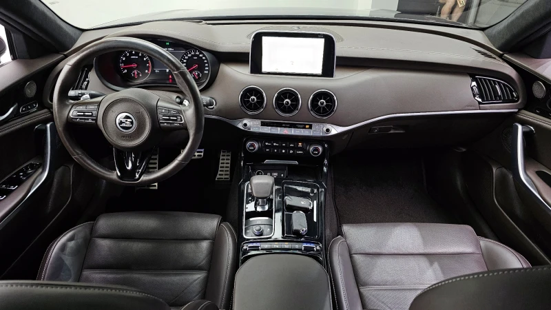 Kia Stinger 2.0T 2WD PLATINUM, снимка 6 - Автомобили и джипове - 52494173