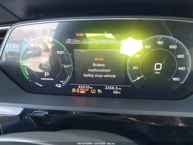 Audi E-Tron PREMIUM QUATTRO, снимка 12 - Автомобили и джипове - 53600423