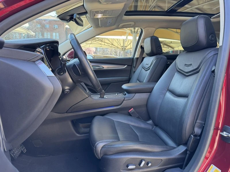 Cadillac XT5 AWD, снимка 11 - Автомобили и джипове - 54139323