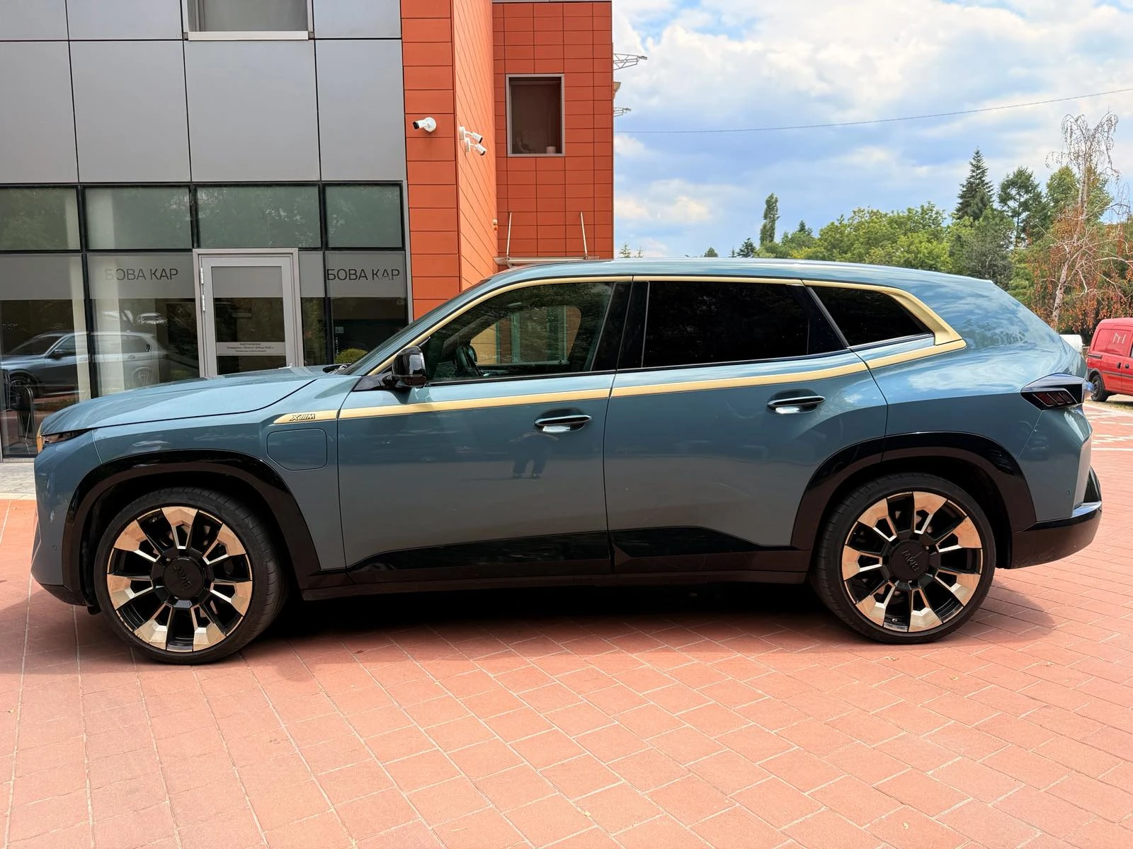 BMW XM  - изображение 4