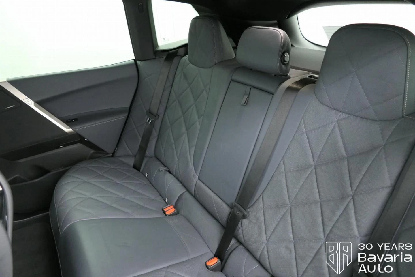 BMW iX 50 xDrive Sport Paket - изображение 8