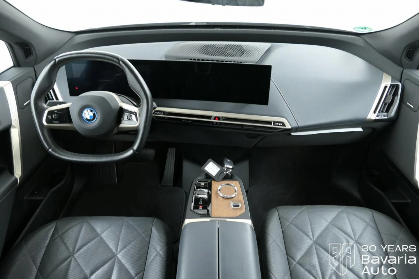 BMW iX 50 xDrive Sport Paket - изображение 6