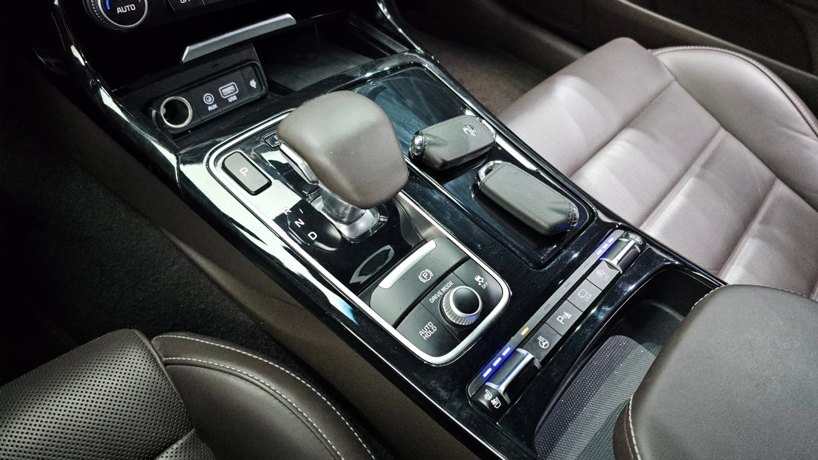 Kia Stinger 2.0T 2WD PLATINUM - изображение 8