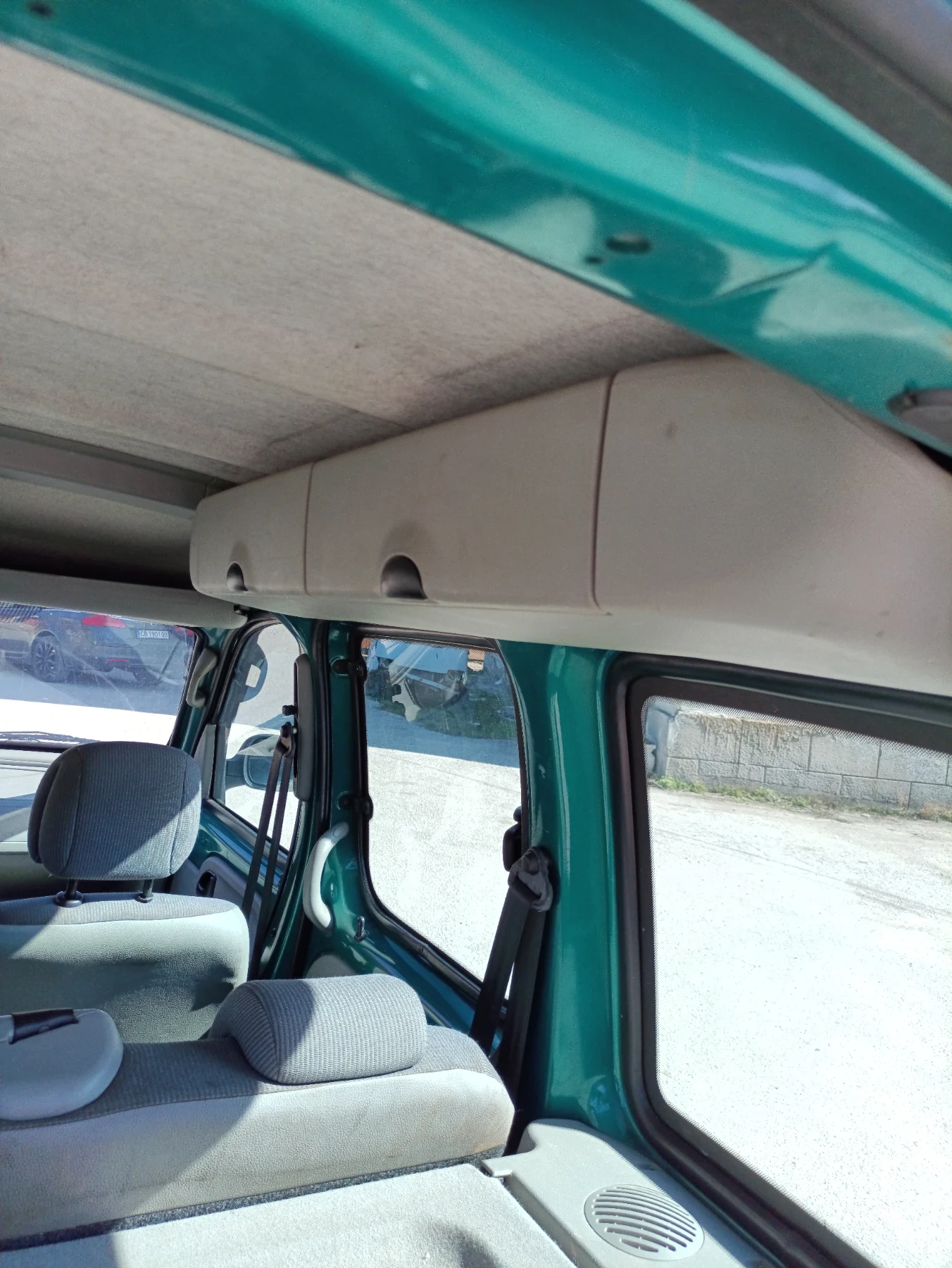 Renault Kangoo 1.4 LPG, снимка 9 - Автомобили и джипове - 53813907