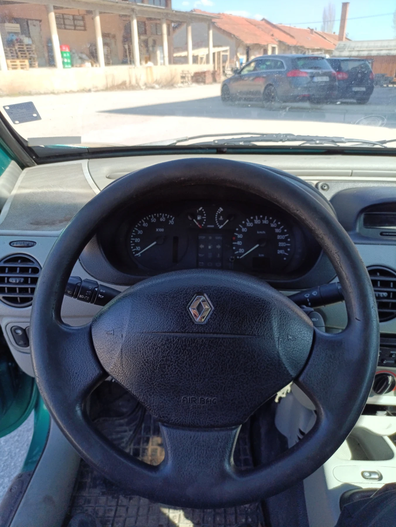 Renault Kangoo 1.4 LPG, снимка 12 - Автомобили и джипове - 53813907