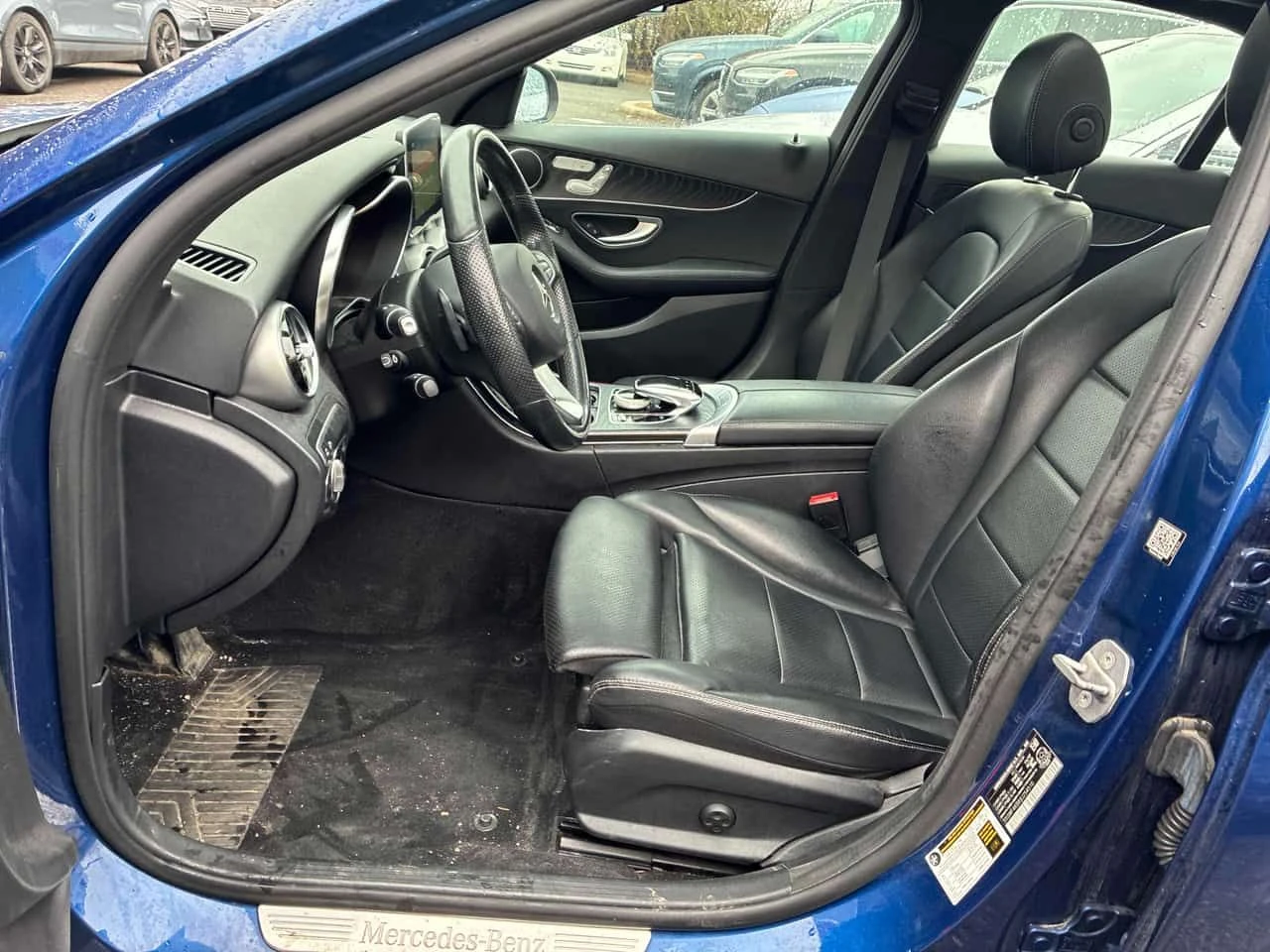 Mercedes-Benz C 300 ПОДГРЕВИ * ПАНО * KEYLESS * CARFAX, снимка 14 - Автомобили и джипове - 54208977