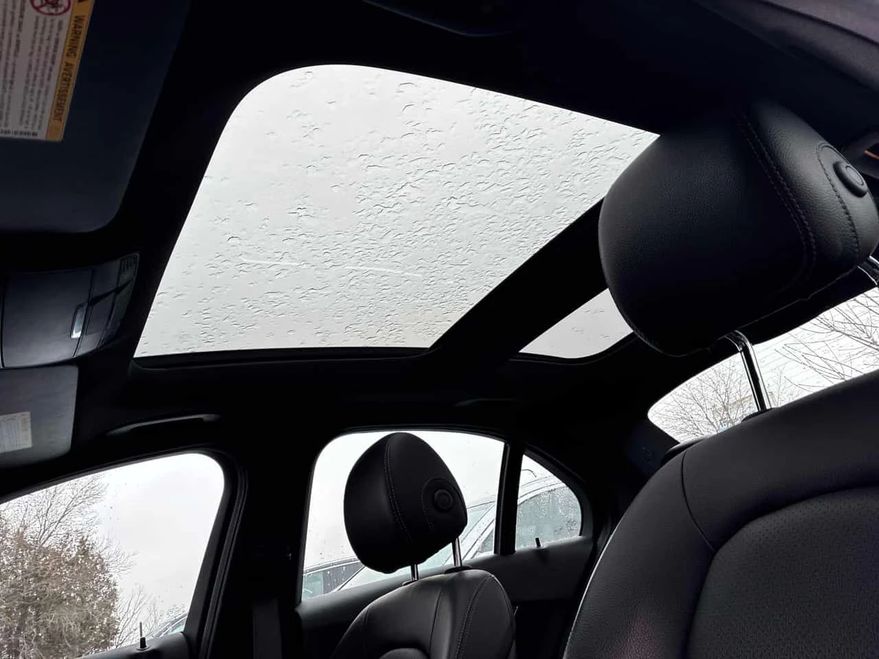 Mercedes-Benz C 300 ПОДГРЕВИ * ПАНО * KEYLESS * CARFAX, снимка 13 - Автомобили и джипове - 54208977