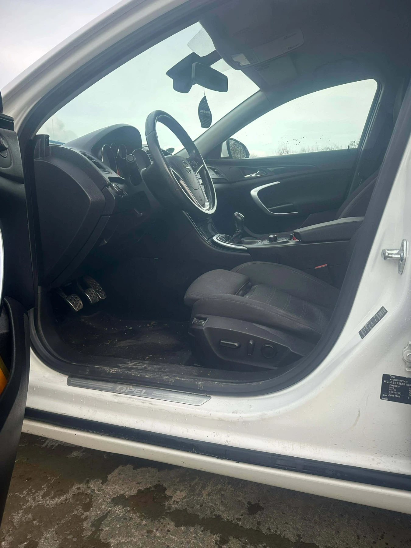 Opel Insignia 2.0, снимка 6 - Автомобили и джипове - 54248302