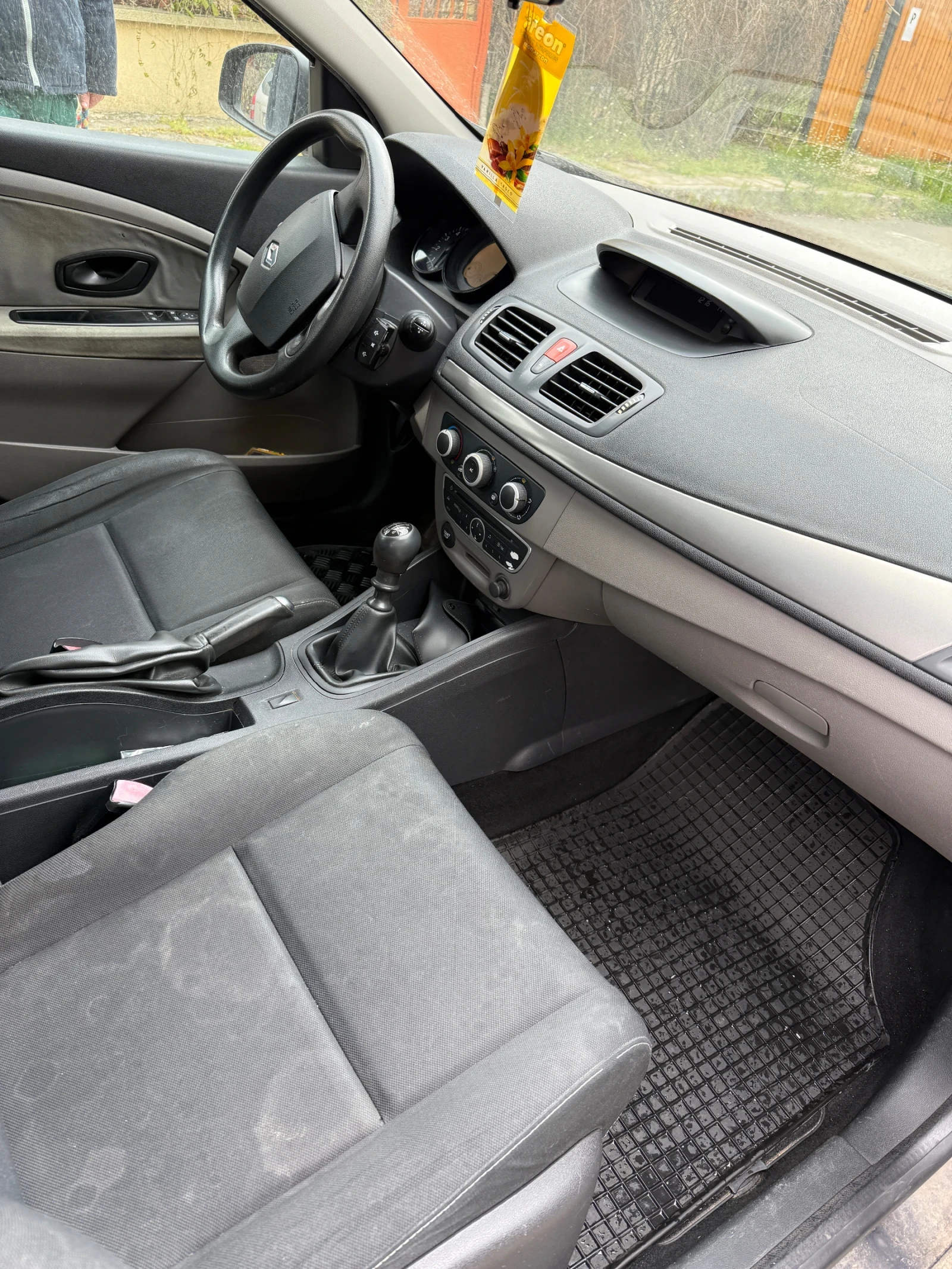 Renault Megane, снимка 3 - Автомобили и джипове - 54352540