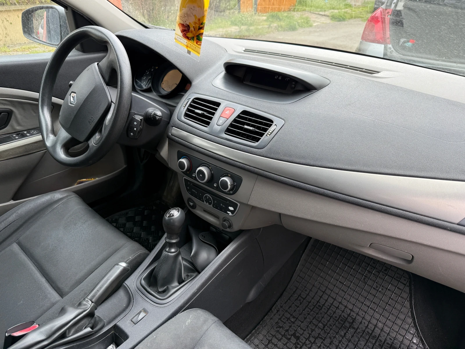 Renault Megane, снимка 2 - Автомобили и джипове - 54352540