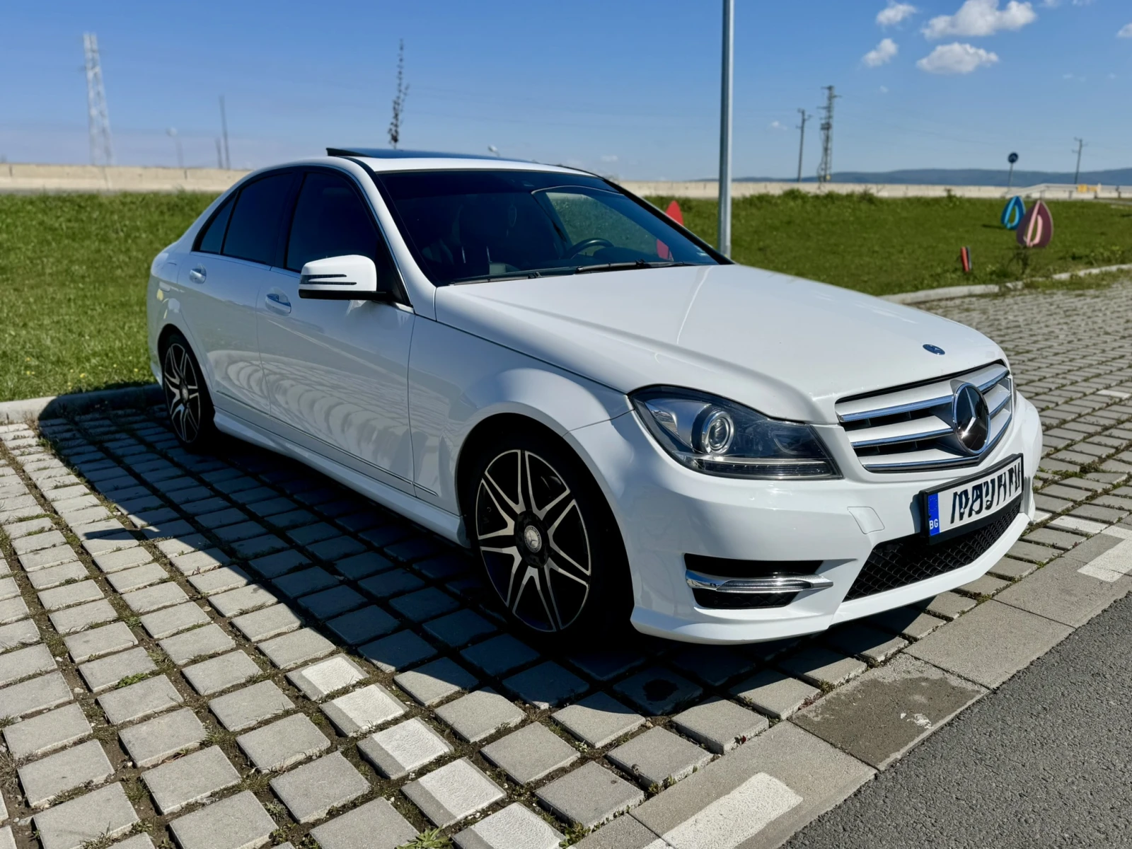 Mercedes-Benz C 350 AMG Sport Plus Package, снимка 2 - Автомобили и джипове - 54398801