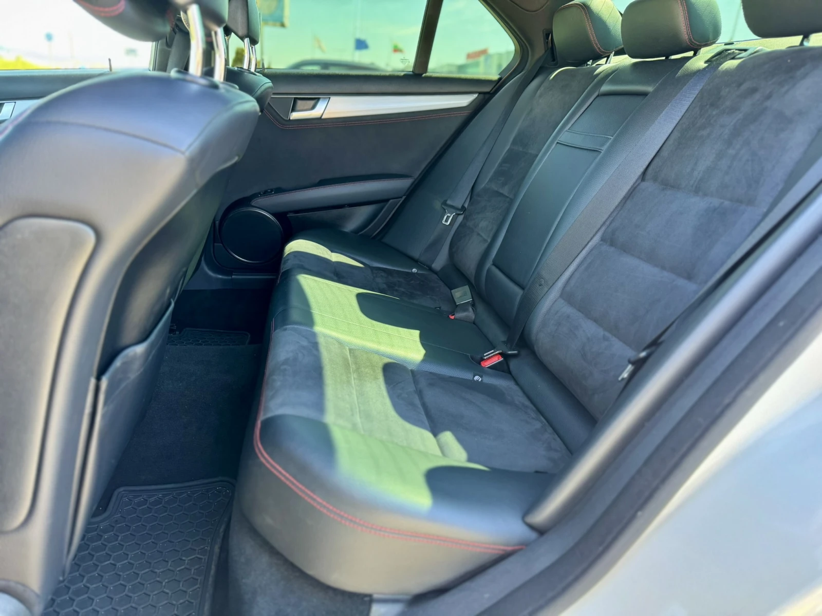 Mercedes-Benz C 350 AMG Sport Plus Package, снимка 11 - Автомобили и джипове - 54398801
