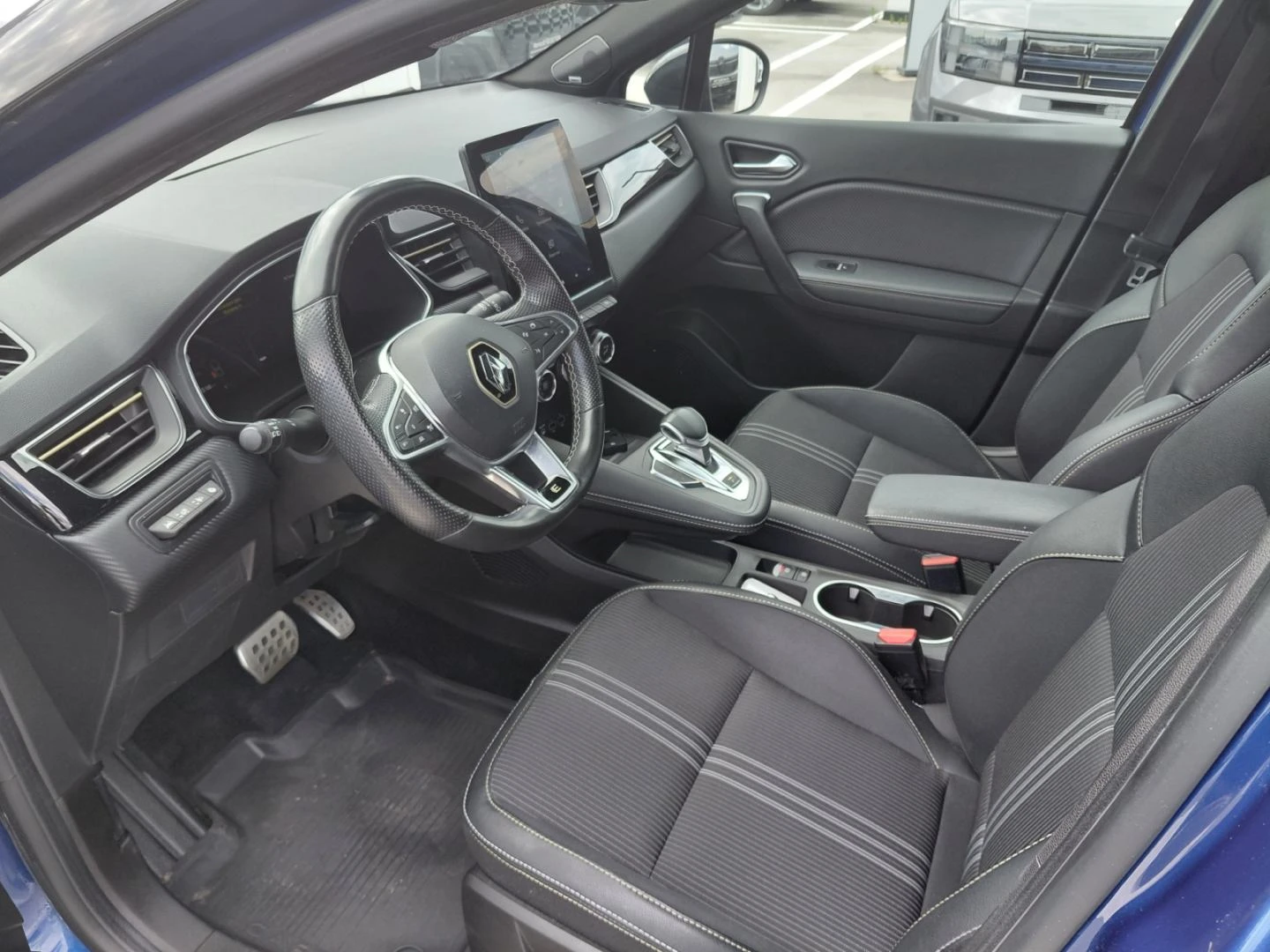 Renault Captur 1.6 E-Tech Full Hybrid 145k.c., снимка 13 - Автомобили и джипове - 55059278