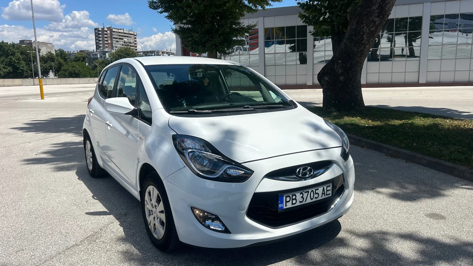Hyundai Ix20 ФАБРИЧНА ГАЗ / Бензин 1.4i LPG, снимка 4 - Автомобили и джипове - 55163143