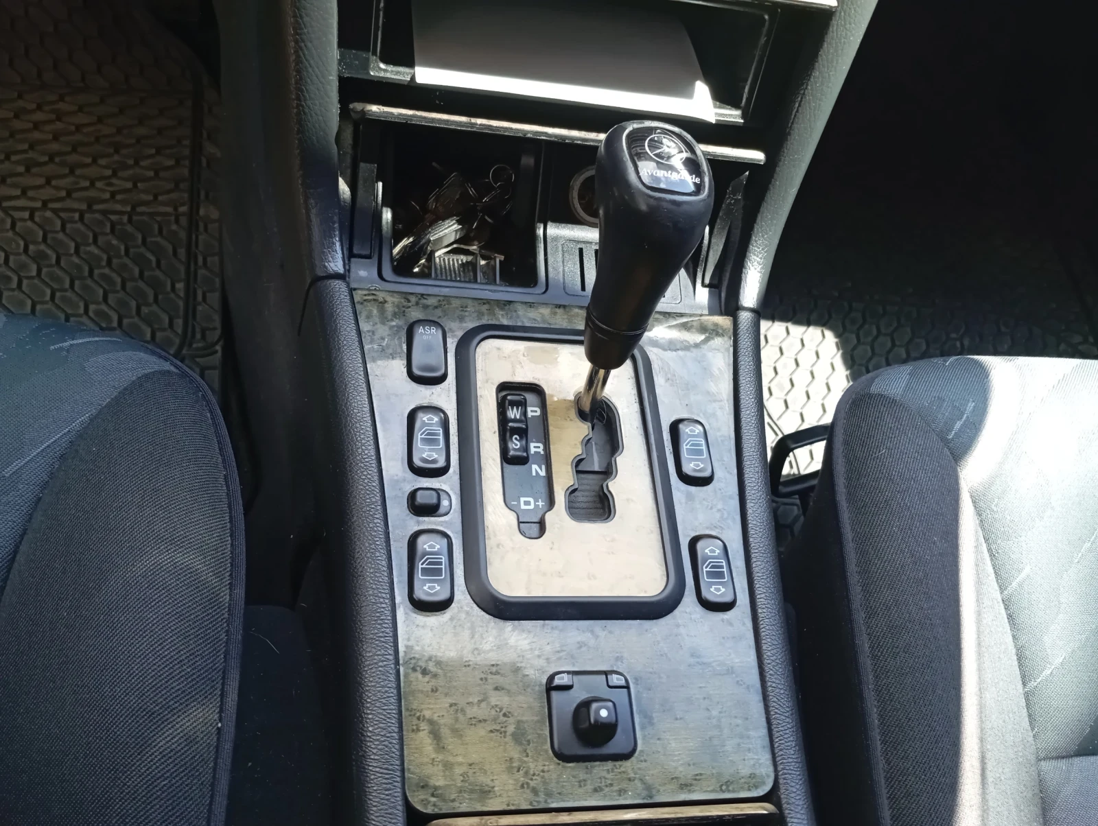 Mercedes-Benz E 270 Cdi, снимка 10 - Автомобили и джипове - 55234983