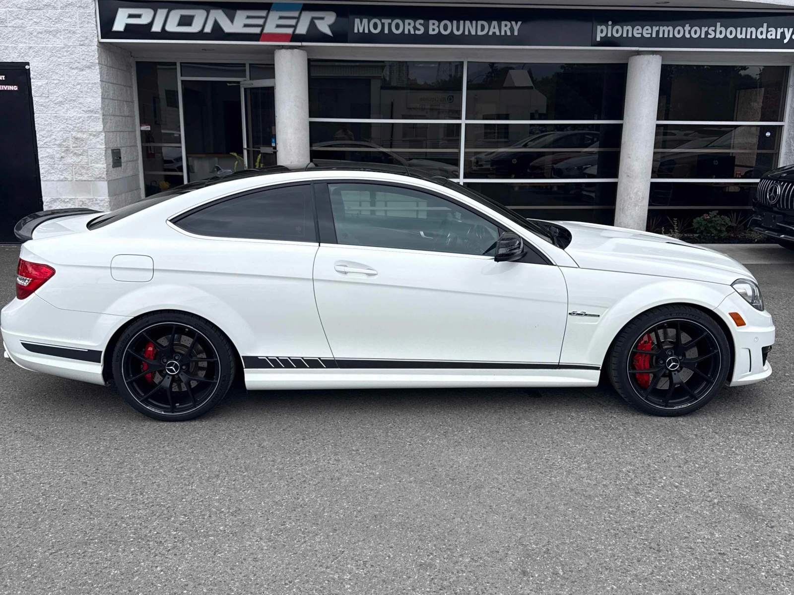 Mercedes-Benz C 63 AMG * CARFAX * ОПЦИЯ ЗА ФИНАНСИРАНЕ, снимка 3 - Автомобили и джипове - 55886294