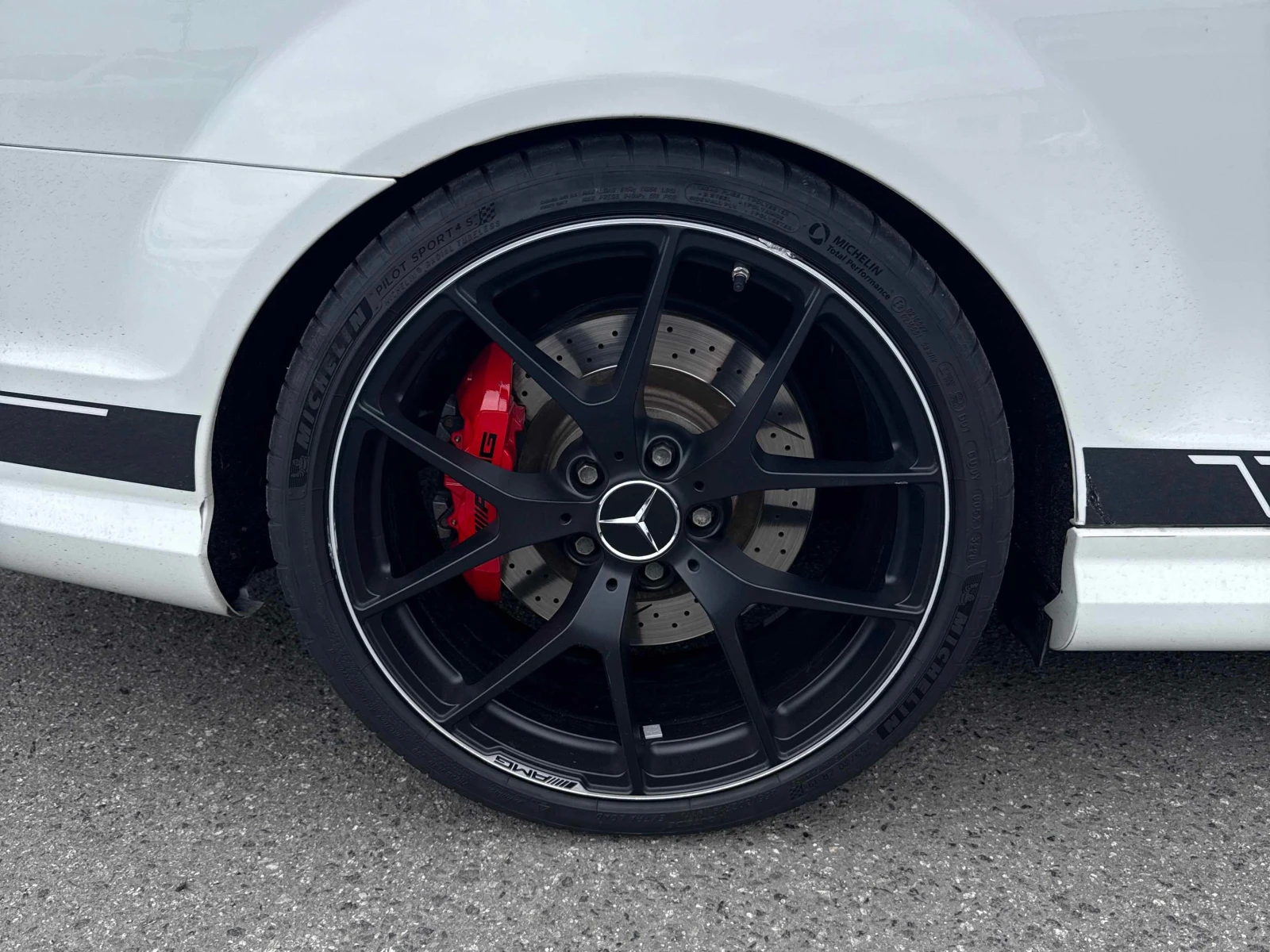 Mercedes-Benz C 63 AMG * CARFAX * ОПЦИЯ ЗА ФИНАНСИРАНЕ, снимка 7 - Автомобили и джипове - 55886294
