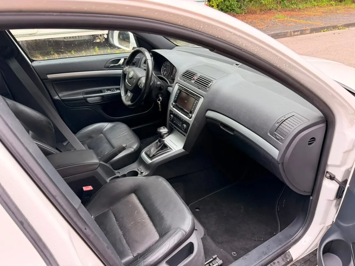 Skoda Octavia vRS 2.0TDI DSG, снимка 9 - Автомобили и джипове - 55953054